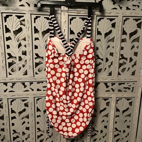 LIME RICKI SWIMWEAR ONE PIECE CRISS CROSS SHOULDER STRAPS. Size L - Picture 5 of 8